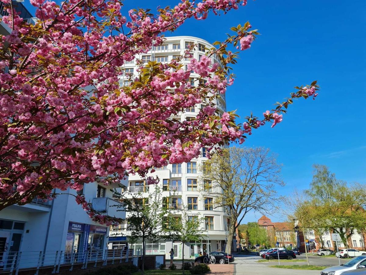 visit baltic - Platan Tower Grey Apartment Swinoujscie Bagian luar foto