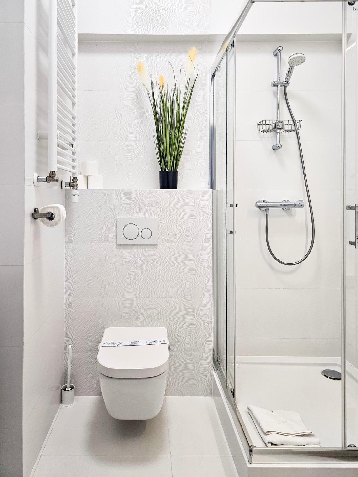 visit baltic - Platan Tower Grey Apartment Swinoujscie Bagian luar foto